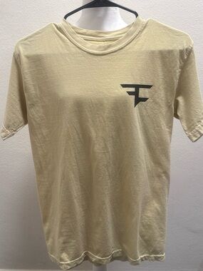 Rare FaZe Clan Gun Peace Sign T Shirt